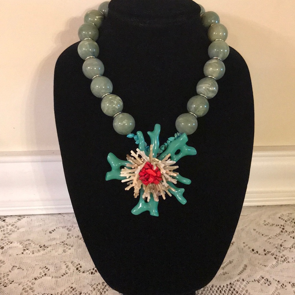 Natasha Faux Coral Beaded Statement Necklace (H)